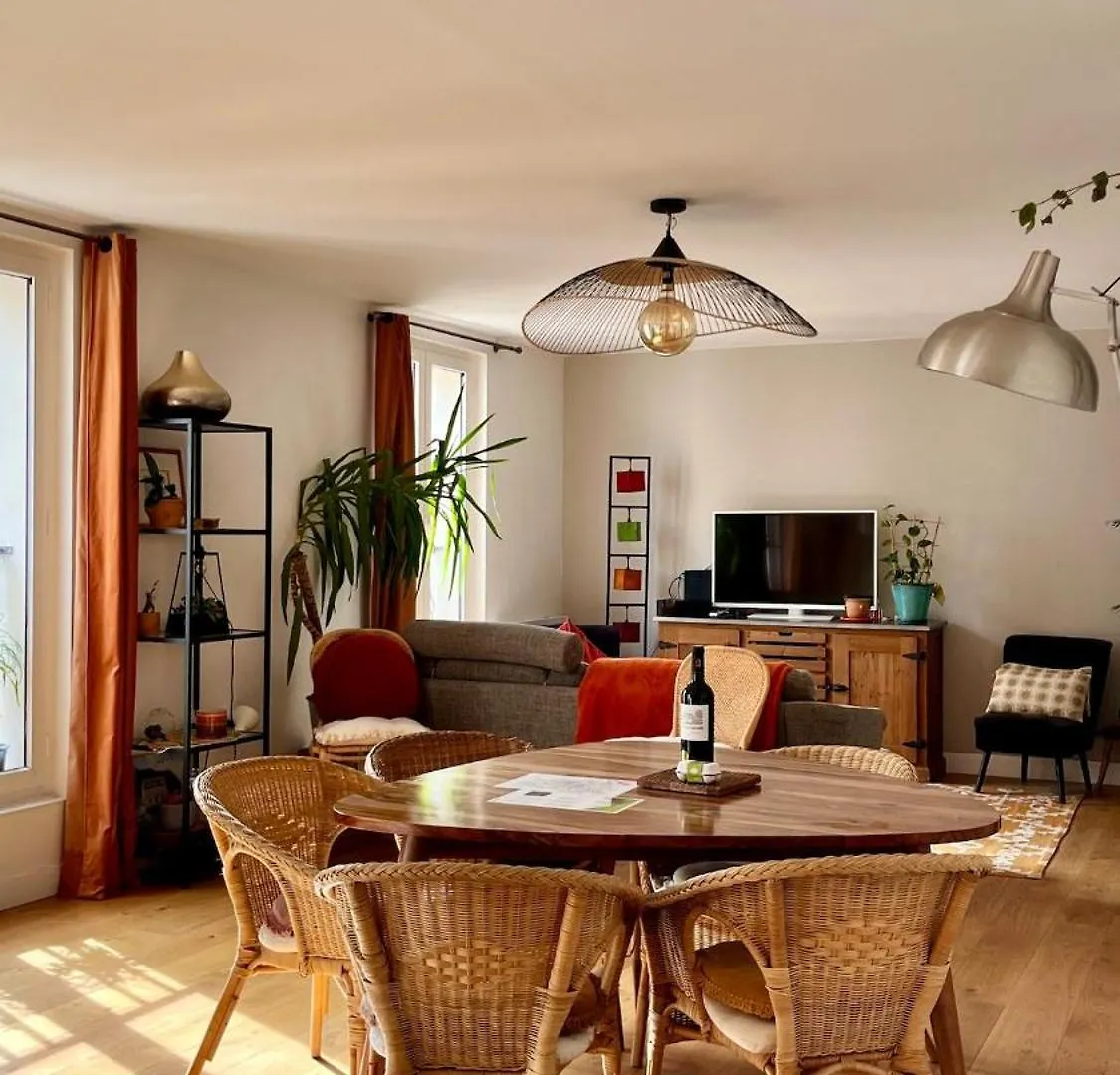 Large, Quiet, Familial Top Floor Duplex Paris