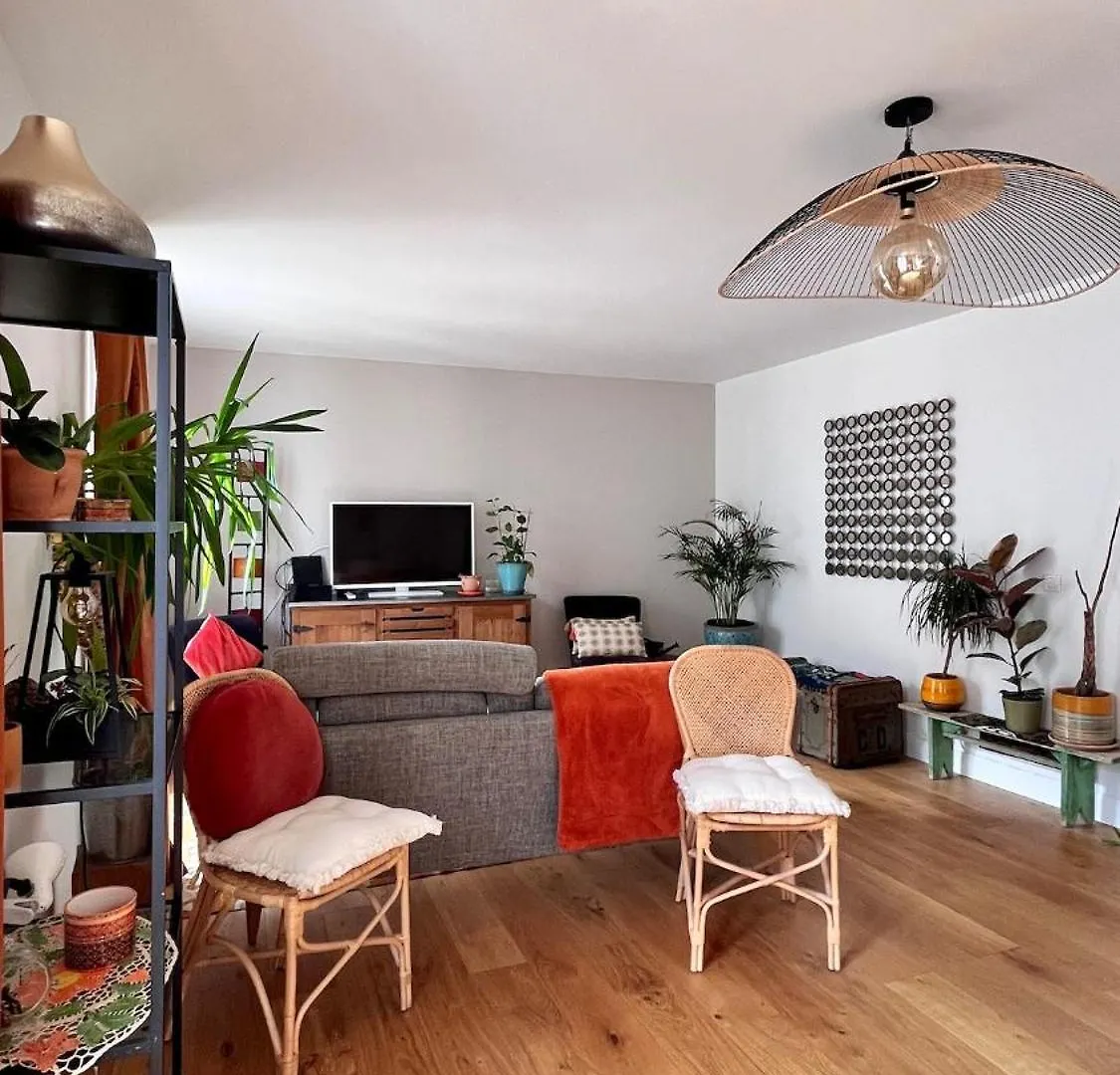 Apartment Large, Quiet, Familial Top Floor Duplex Paris France