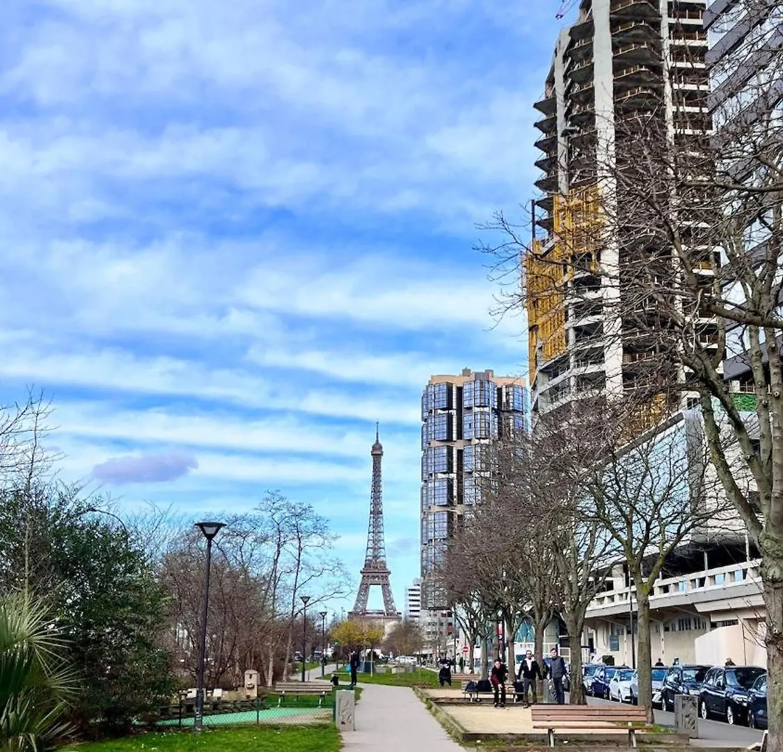 Large, Quiet, Familial Top Floor Duplex Paris