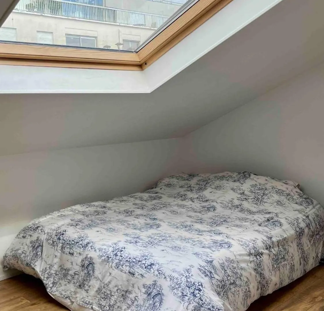 Apartment Large, Quiet, Familial Top Floor Duplex Paris