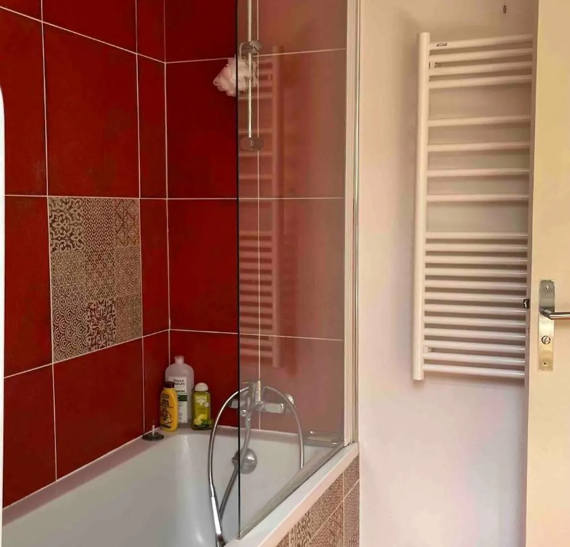 Apartment Large, Quiet, Familial Top Floor Duplex Paris