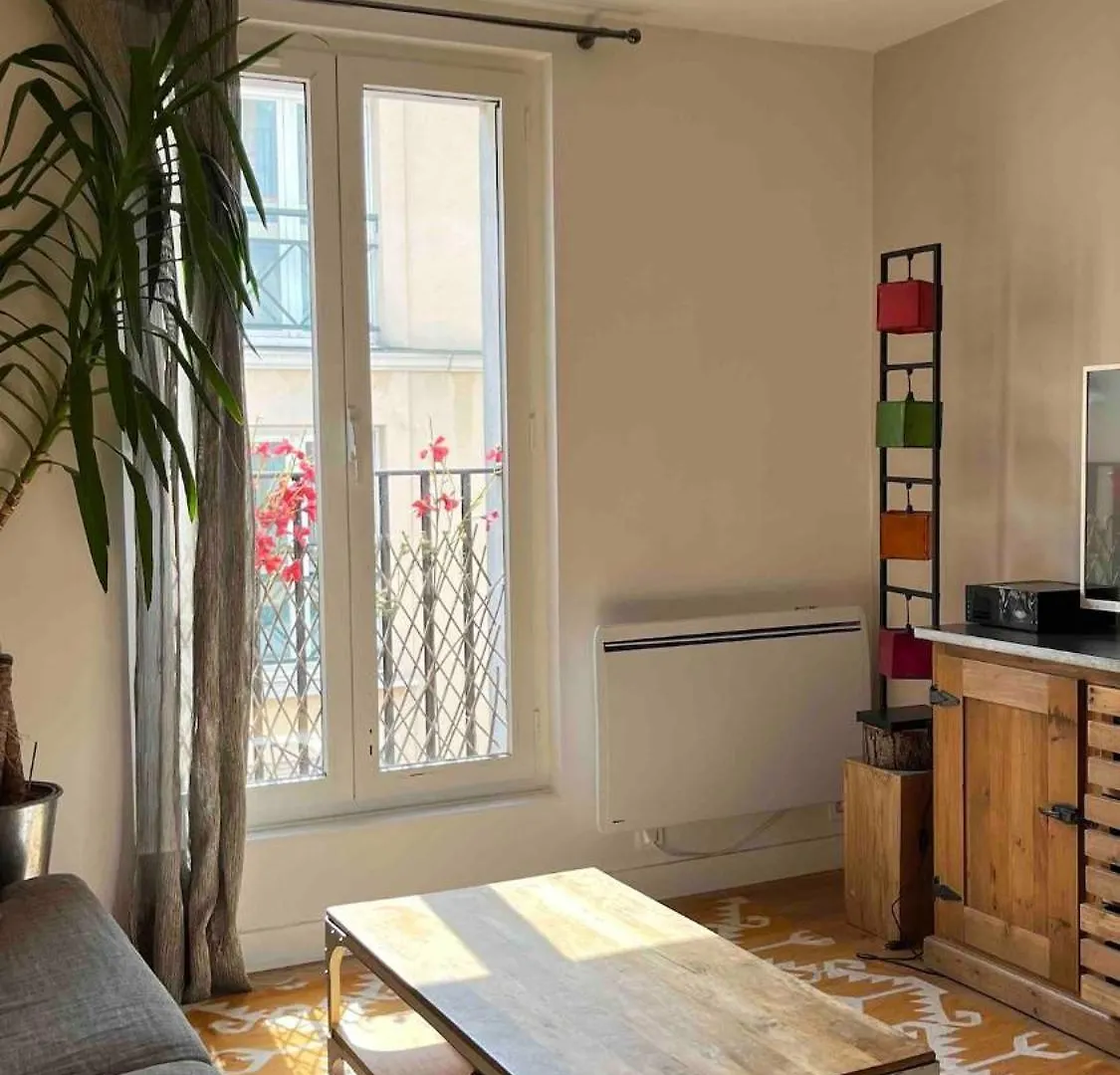 Large, Quiet, Familial Top Floor Duplex Paris 0*,  France