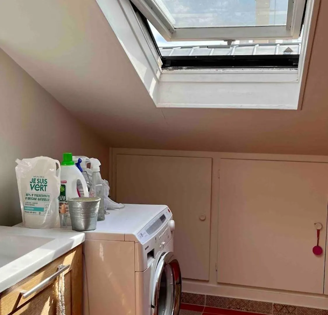Large, Quiet, Familial Top Floor Duplex Paris 0*,
