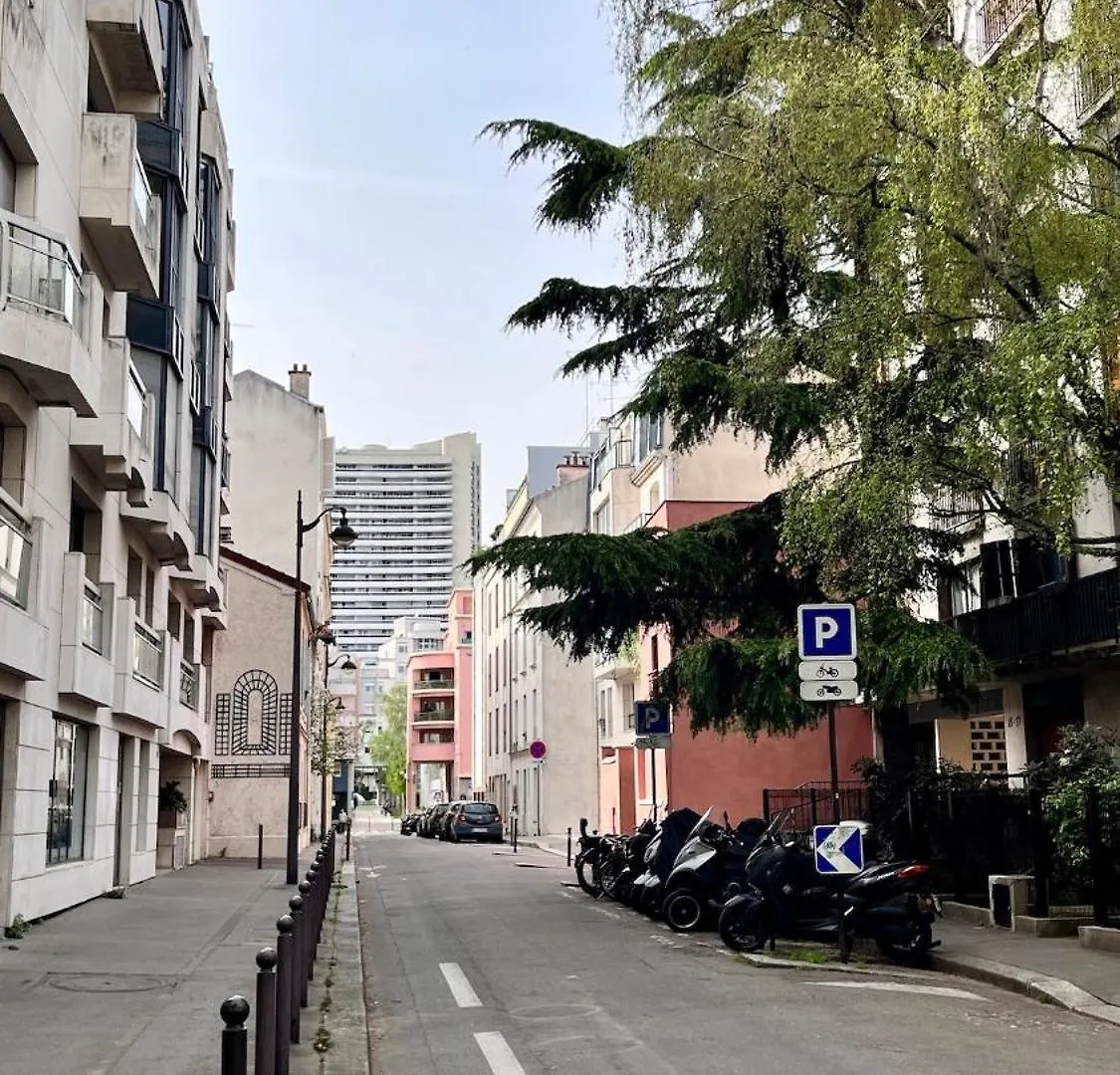 Apartment Large, Quiet, Familial Top Floor Duplex Paris France